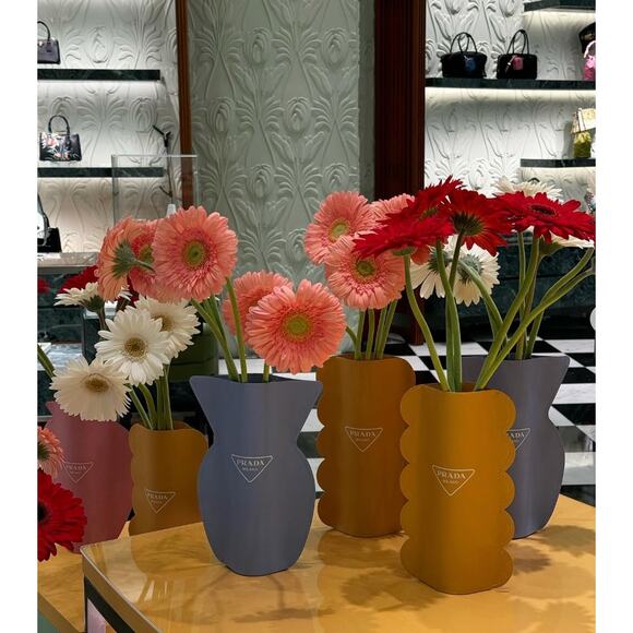 PRADA Flower Activation Vase - Picture 8 of 9